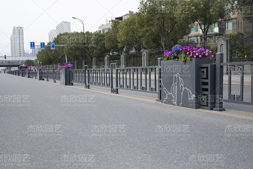 景觀道路花箱和傳統道路花箱有何不同？